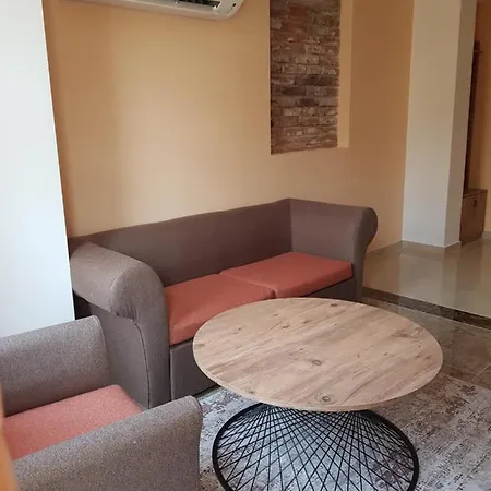 Elegant Loft Apartment *
